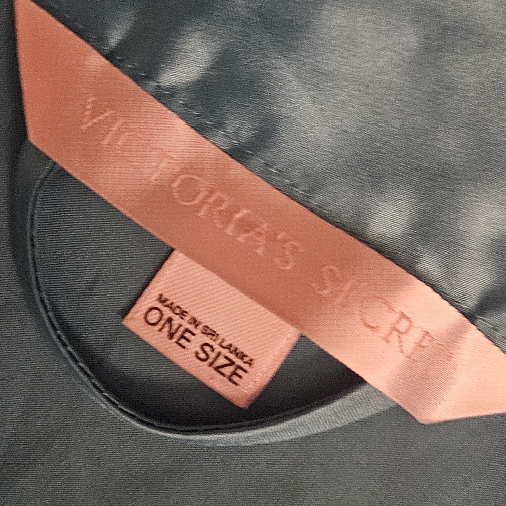 Victoria Secret polyester Robe - Picture 3 of 4